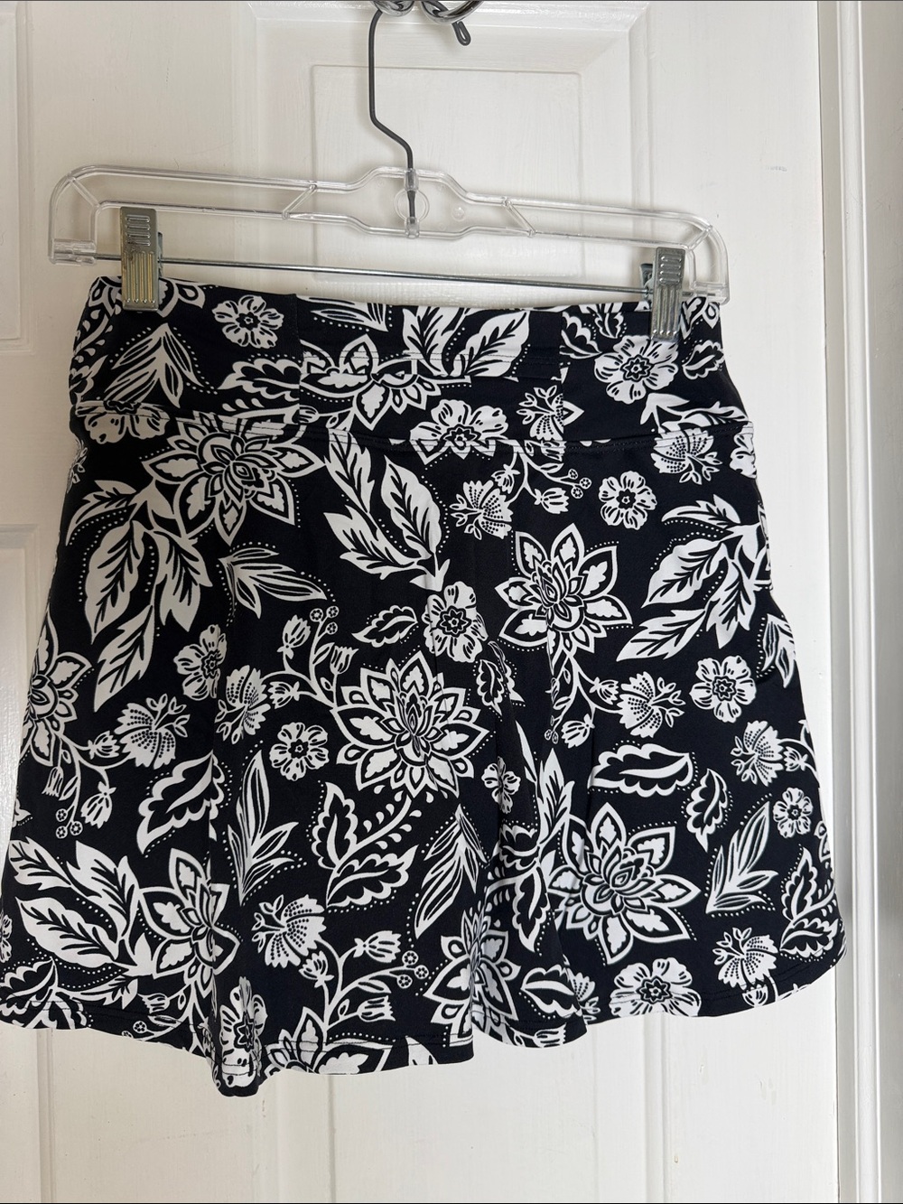 Women’s Dona Jo Abstract Palm Black White Pickleball Golf Tennis Athletic Skort - Picture 5 of 6